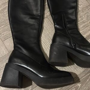 Black Women's Knee-High Boots